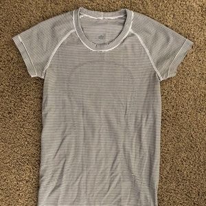 Lululemon T-shirt